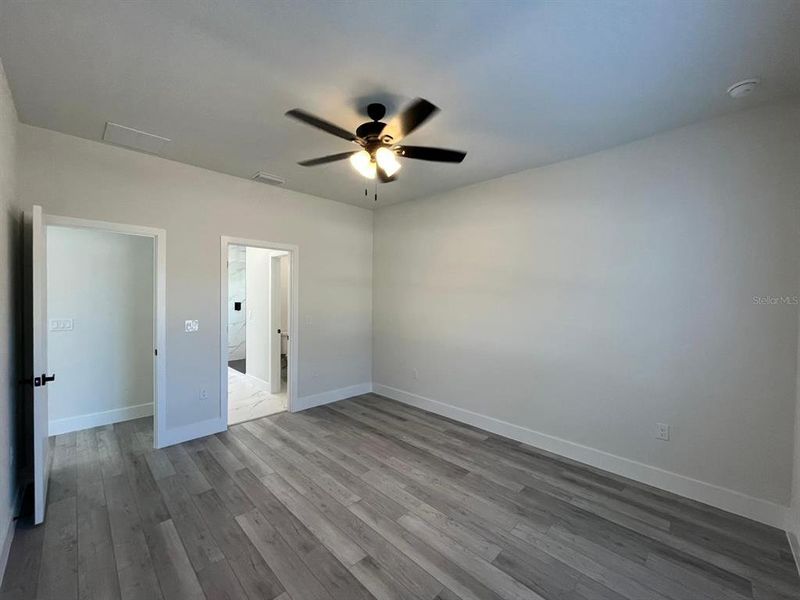 Spacious, unfurnished interior of a new home in , Citrus Springs (Image 37).