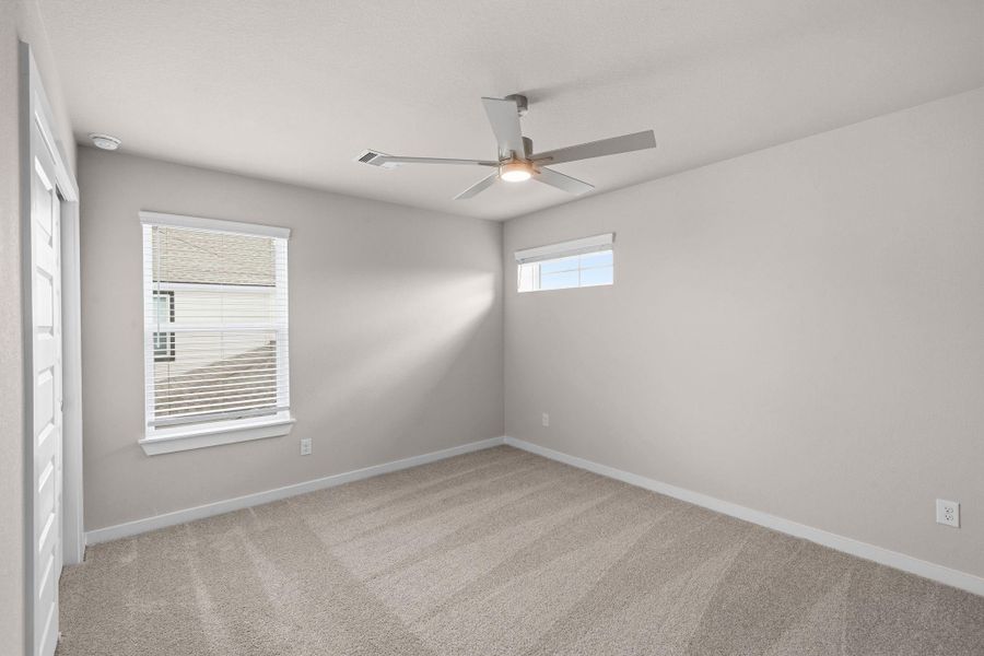 Spacious, unfurnished interior of a new home in Sunterra Lakes, Fulshear (Image 22).