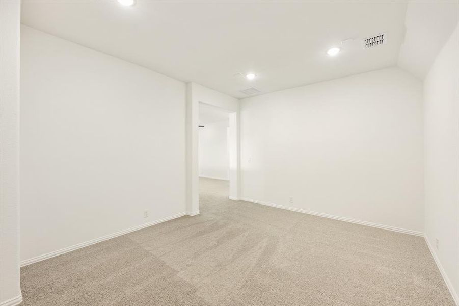 Spacious, unfurnished interior of a new home in Abe's Landing, Granbury (Image 18). Spacious, unfurnished interior of a new home in Abe's Landing, Granbury (Image 18).