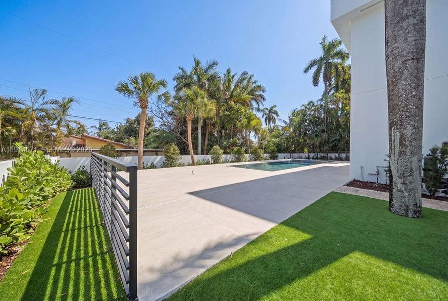 Image 86 of a home in .