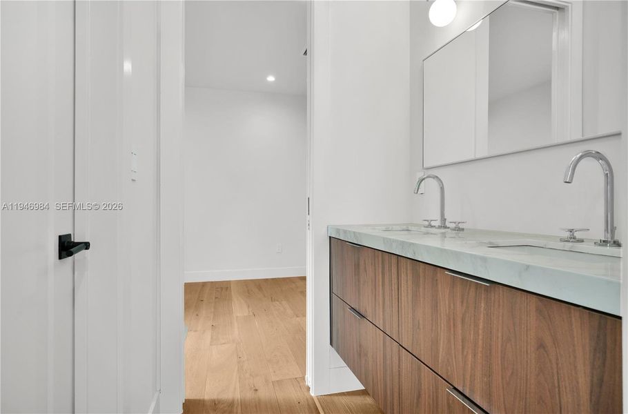 Image 34 of a home in .