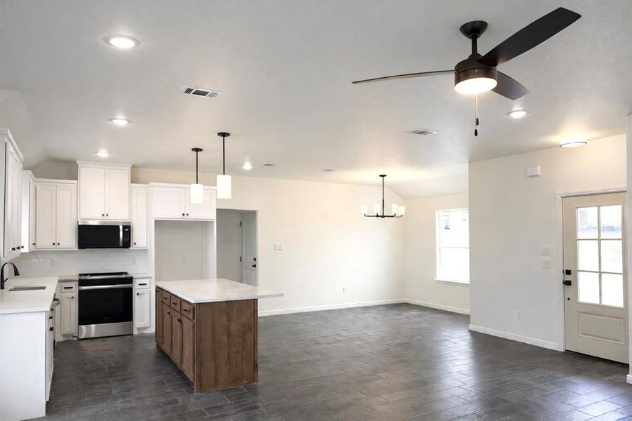 Image 3 of a home in . Image 3 of a home in .