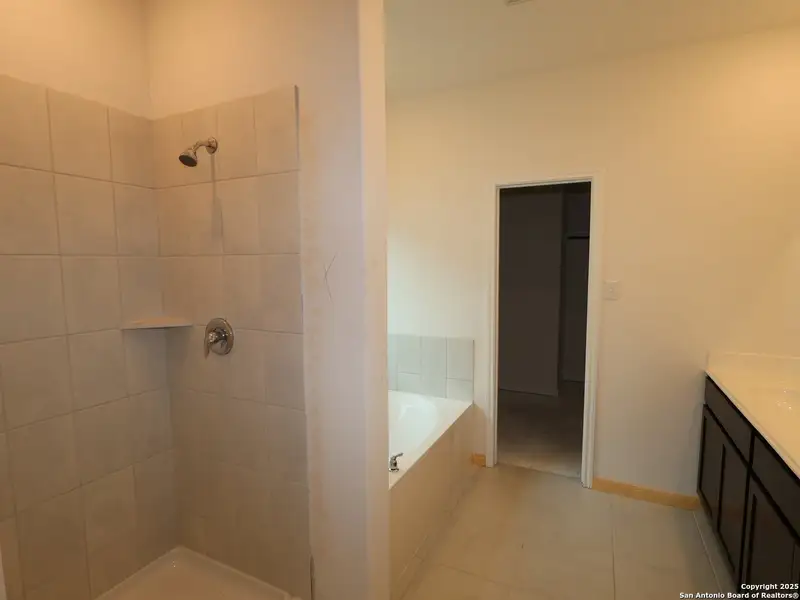 Furnished interior view inside a new home in Park Place, New Braunfels (Image 5).