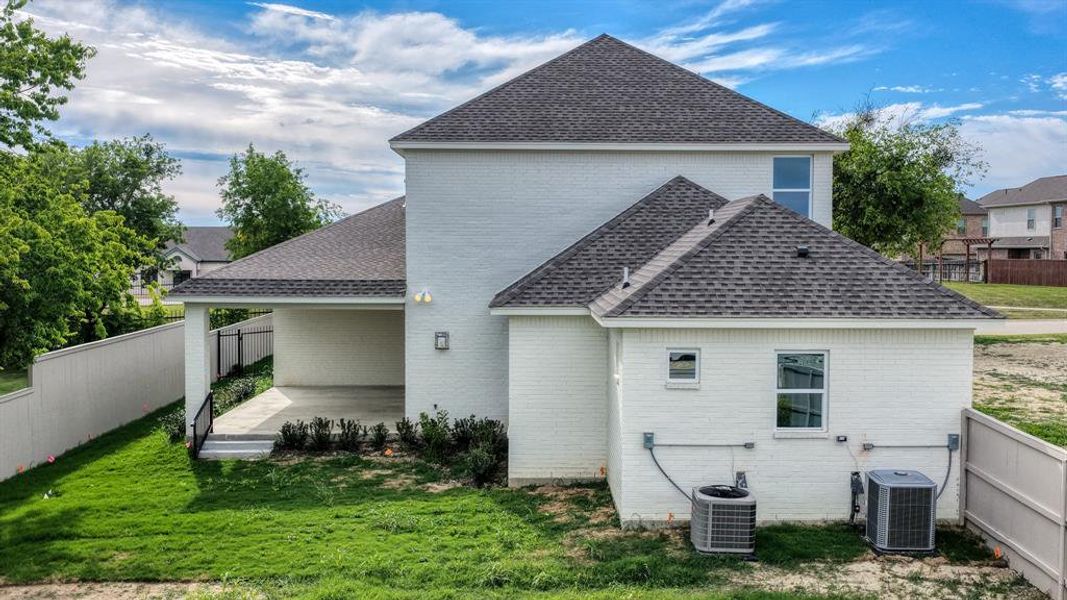Exterior details and patio area of a home in , Aledo (Image 4).