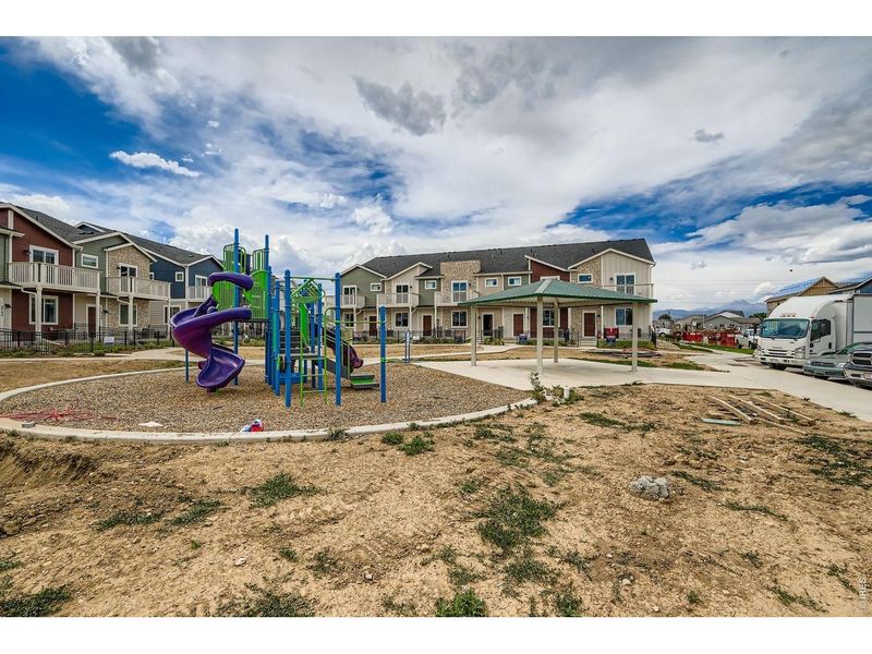Community amenities in Mountain Brook, Longmont (Image 32).
