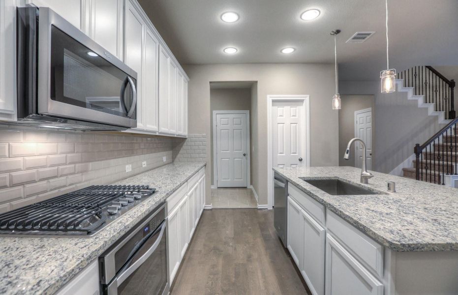 MODEL HOME images may NOT be consistent with the finished product.