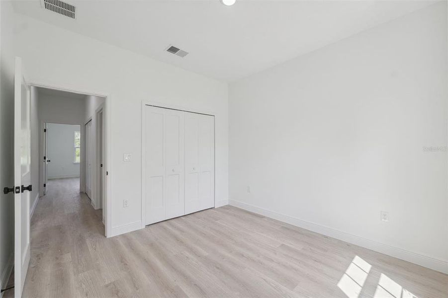 Spacious, unfurnished interior of a new home in , Ocala (Image 29).