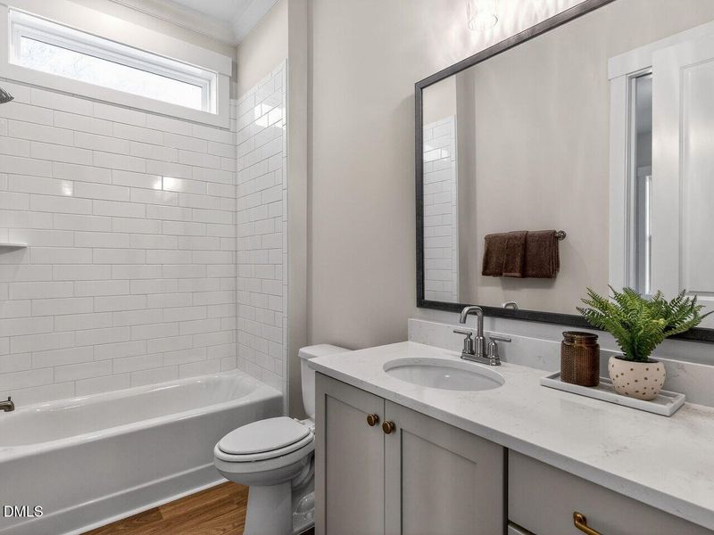 028-1280x960-bathroom