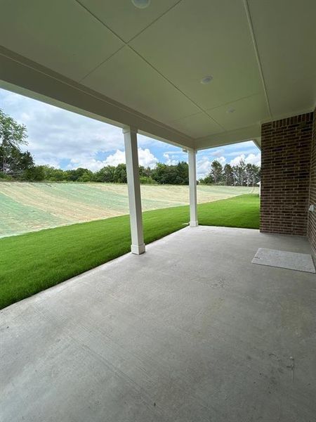 Exterior details and patio area of a home in Grayson Ridge, Van Alstyne (Image 3).