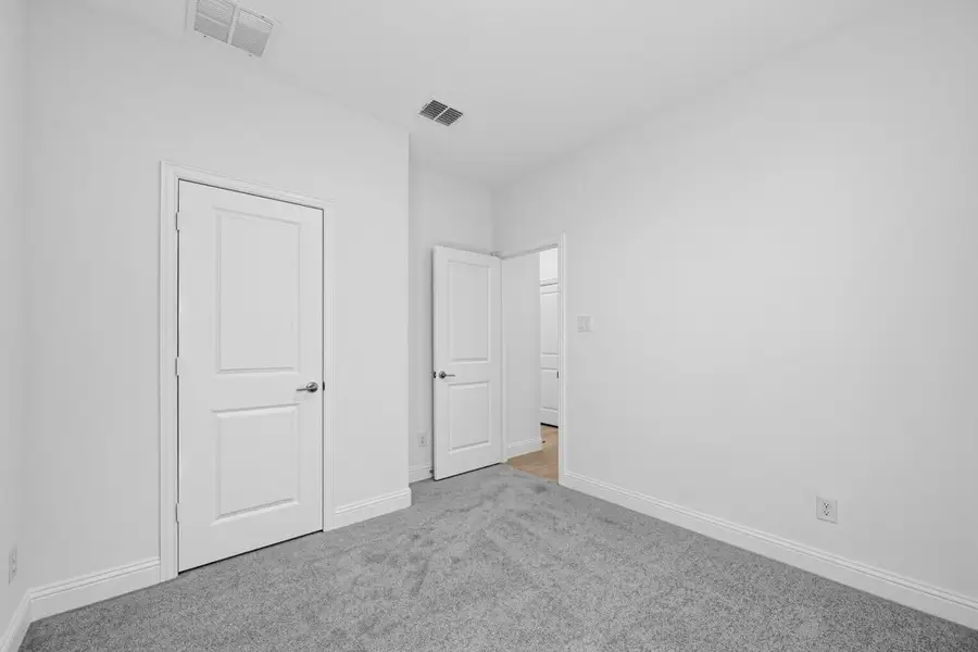 Spacious, unfurnished interior of a new home in North Sky Celina, Celina (Image 27). Spacious, unfurnished interior of a new home in North Sky Celina, Celina (Image 27).