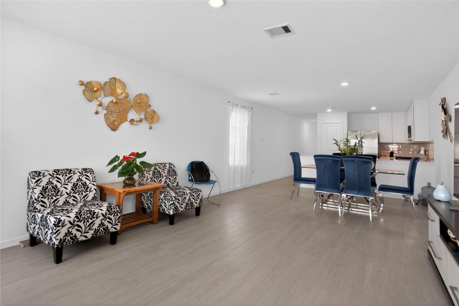 Furnished interior view inside a new home in Anniston, Katy (Image 7).