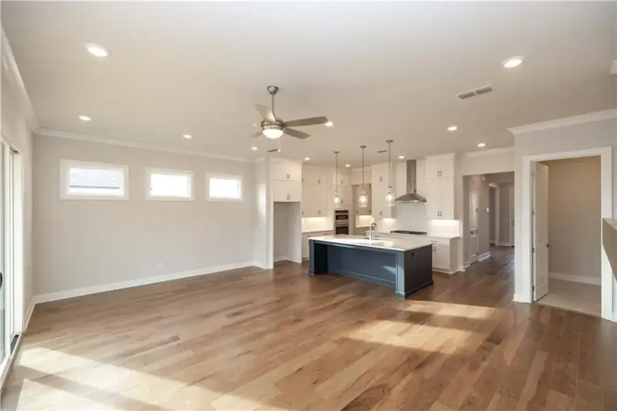 Spacious, unfurnished interior of a new home in Aberdeen, Hoschton (Image 53).
