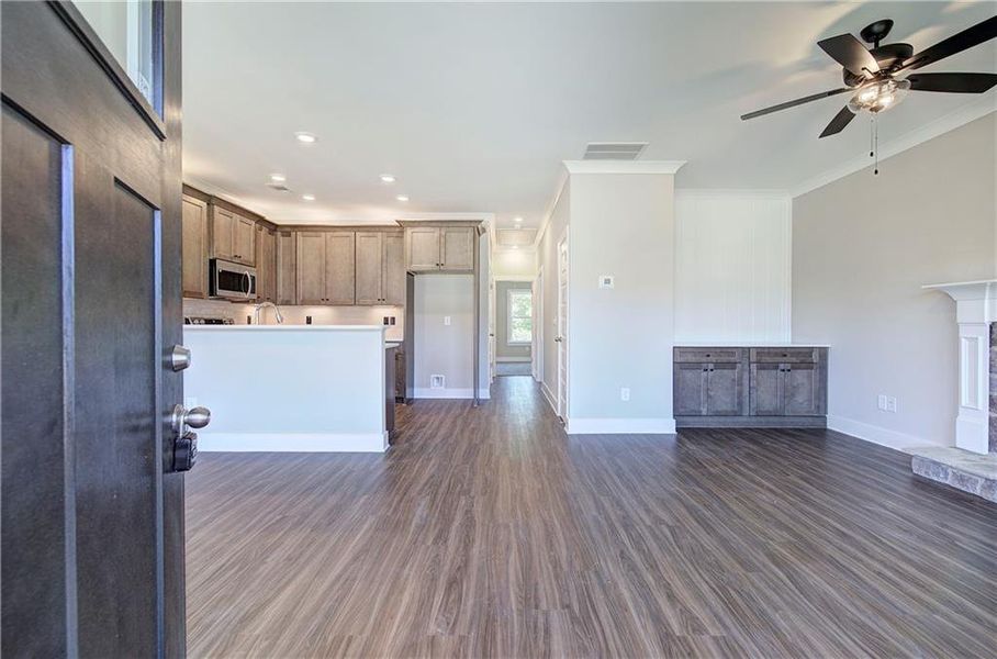 Spacious, unfurnished interior of a new home in , Cartersville (Image 17).