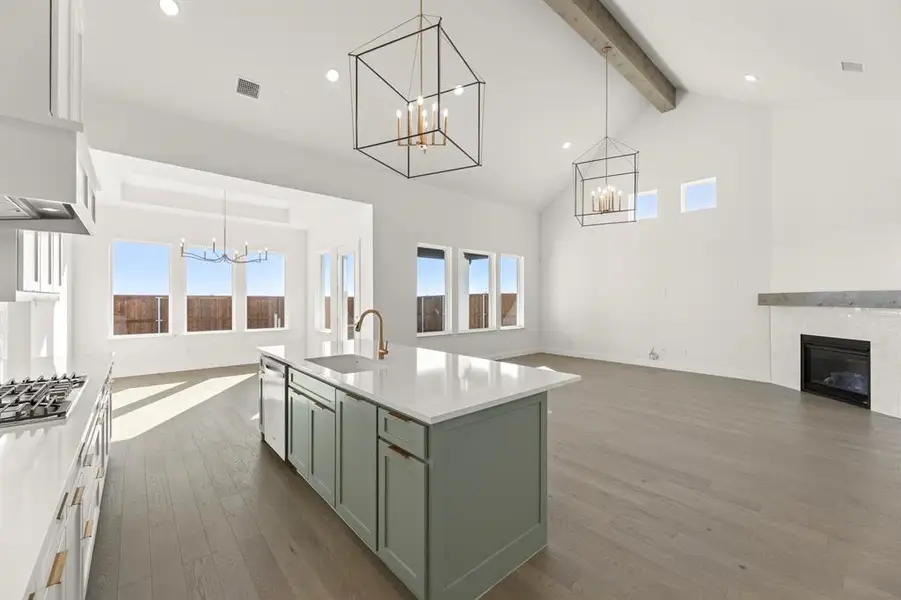 11. 3115 Tobias - Kitchen (3)