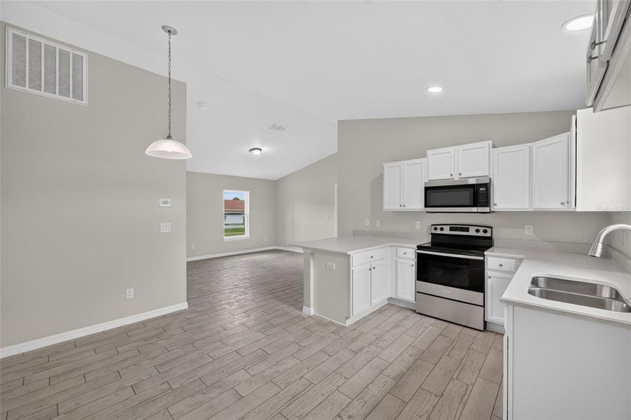 Furnished interior view inside a new home in , Ocala (Image 10).