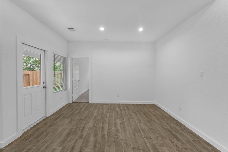 Spacious, unfurnished interior of a new home in Cypresswood Landing, Humble (Image 11).