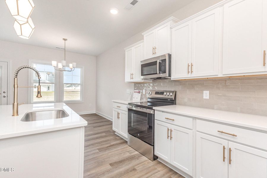 015_kv0a2470-edit_530