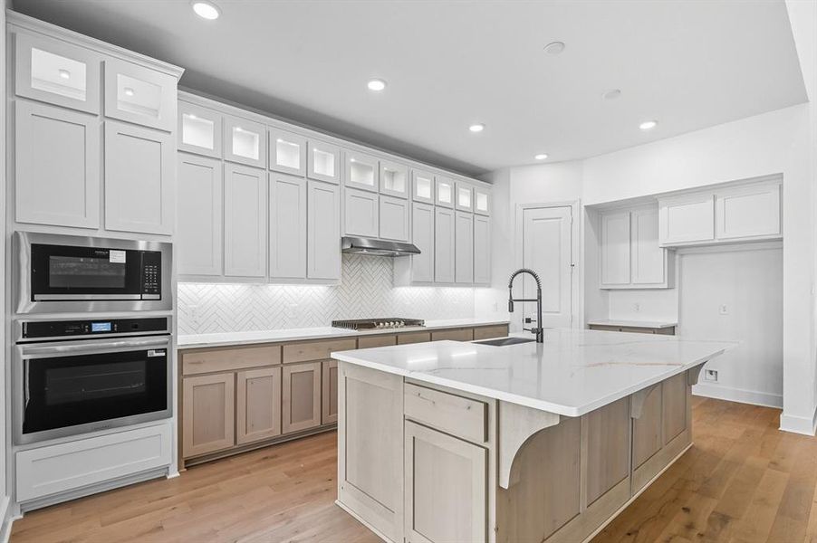 Furnished interior view inside a new home in Sonoma Verde: 70ft. lots, McLendon-Chisholm (Image 5). Furnished interior view inside a new home in Sonoma Verde: 70ft. lots, McLendon-Chisholm (Image 5).