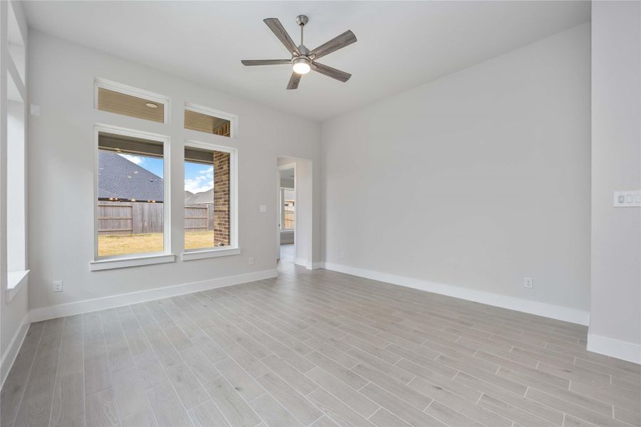 Spacious, unfurnished interior of a new home in Sunterra, Katy (Image 25). Spacious, unfurnished interior of a new home in Sunterra, Katy (Image 25).