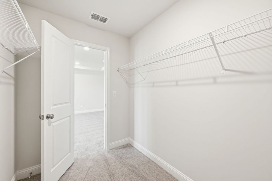 Spacious, unfurnished interior of a new home in Carriage Estates, Lexington (Image 22).