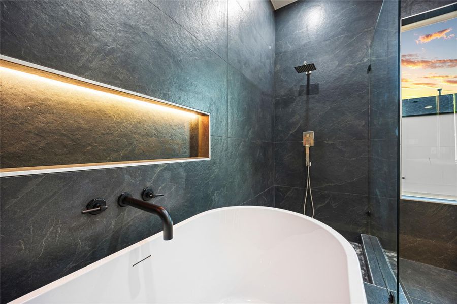 Primary bathroom- bathtub-Black Option