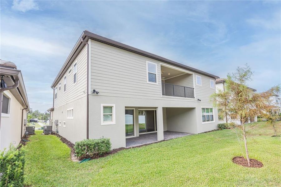 Exterior details and patio area of a home in Phillips Grove, Orlando (Image 26).