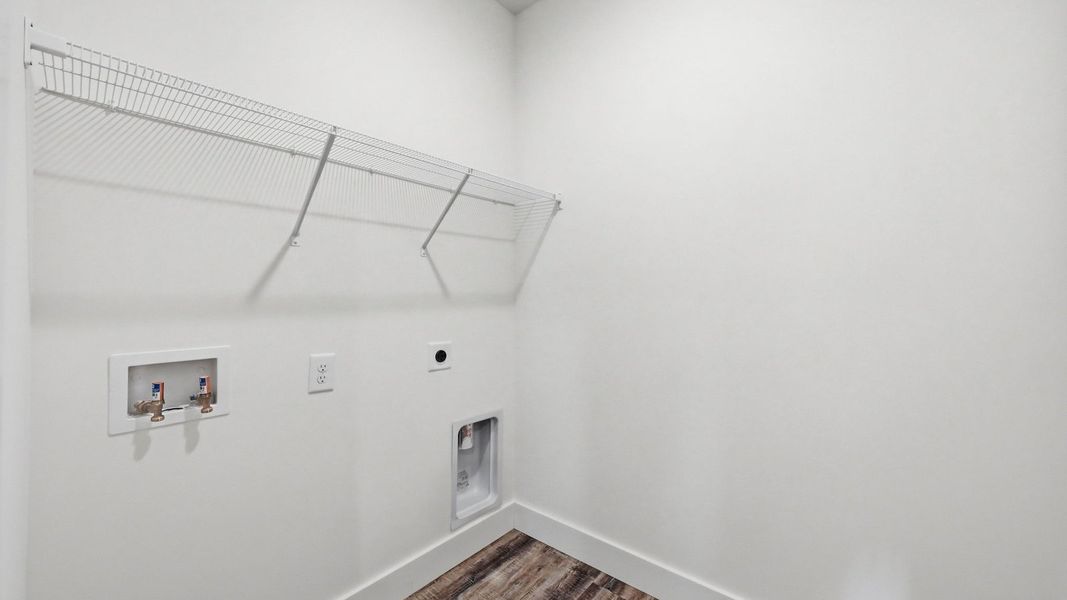 Spacious, unfurnished interior of a new home in Saint Andrews Garth, Kingsport (Image 25).