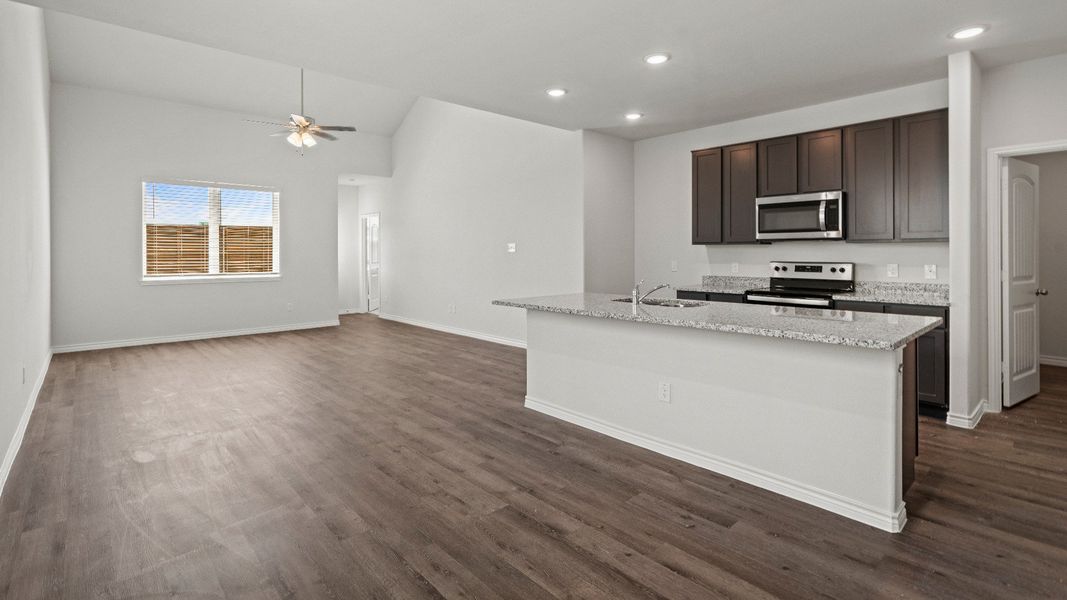 Kitchen & Dining Area