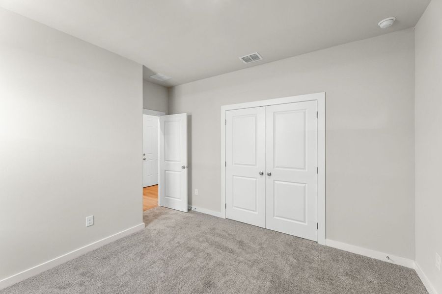 Spacious, unfurnished interior of a new home in Hickory Ridge, Elmendorf (Image 29).