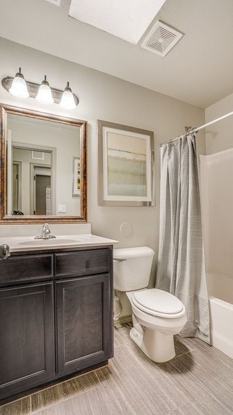Furnished interior view inside a new home in Crossland, Clint (Image 22).
