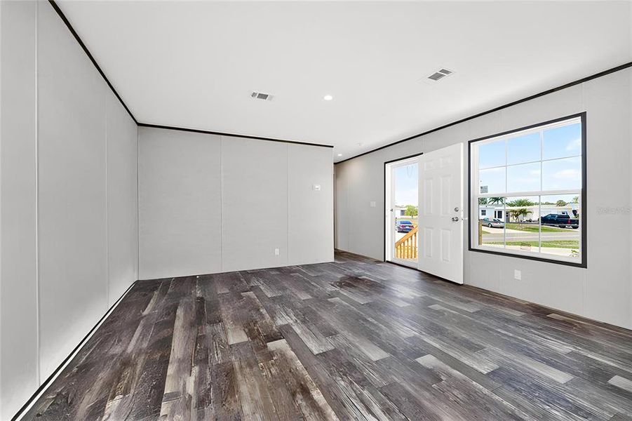 Spacious, unfurnished interior of a new home in , Port Charlotte (Image 13).