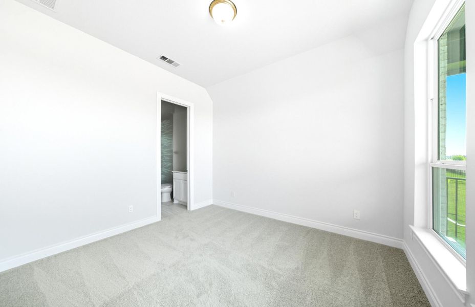 Spacious, unfurnished interior of a new home in Bridgeland 60′, Cypress (Image 26).