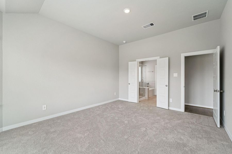 Spacious, unfurnished interior of a new home in Southwinds, Baytown (Image 15). Spacious, unfurnished interior of a new home in Southwinds, Baytown (Image 15).