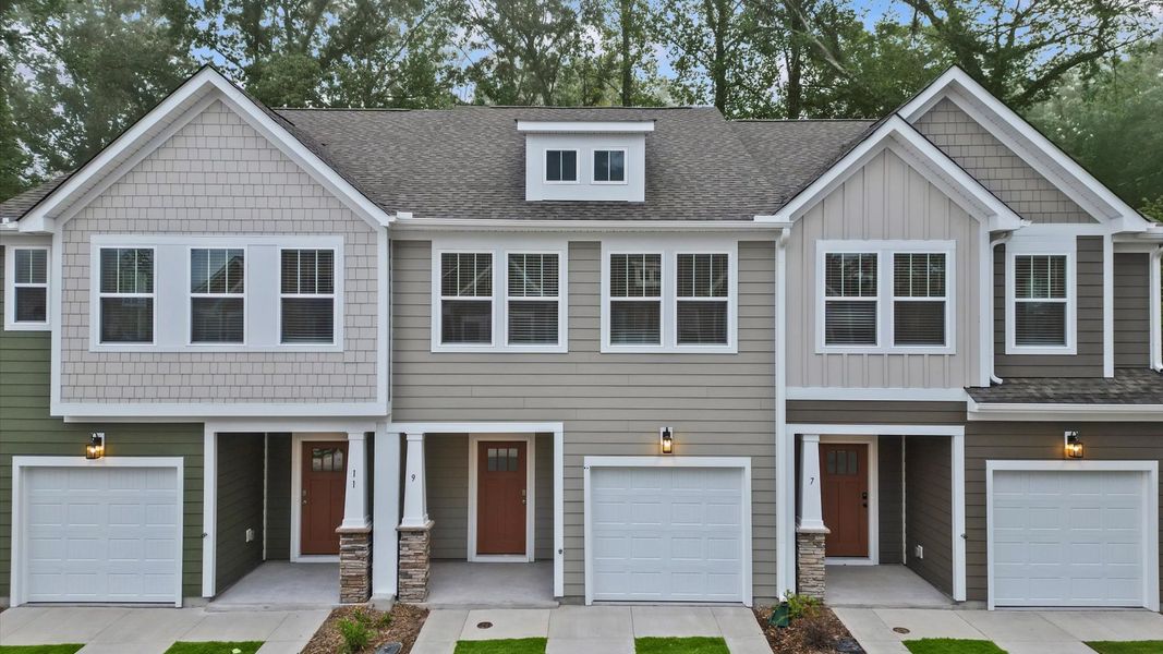 Notable curb appeal and elegant interiors in this reputable community near Asheville's core Notable curb appeal and elegant interiors in this reputable community near Asheville's core