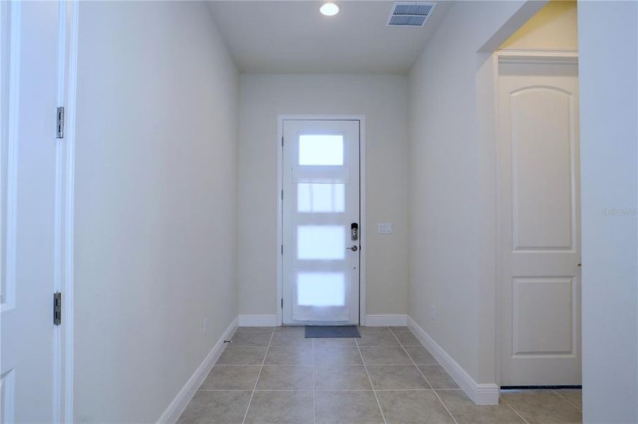Spacious, unfurnished interior of a new home in , St. Cloud (Image 11).