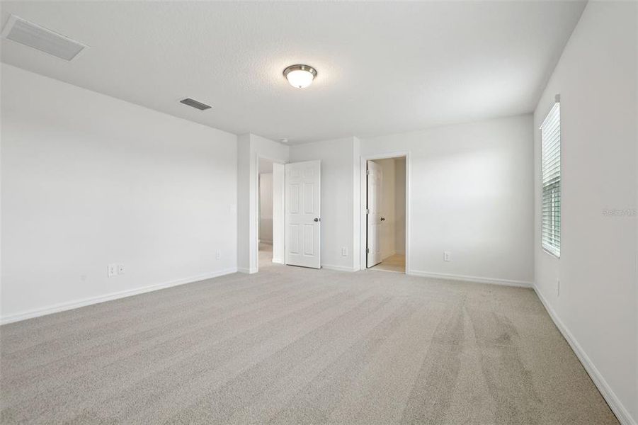 Spacious, unfurnished interior of a new home in The Reserve at Twin Lakes, St. Cloud (Image 21).