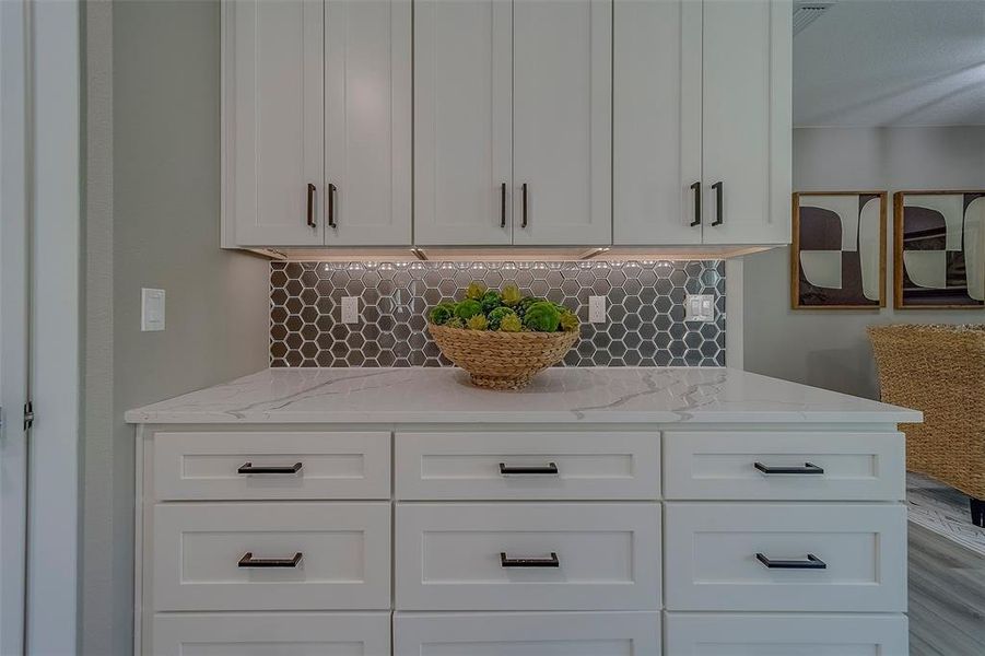 Furnished interior view inside a new home in , Largo (Image 31).