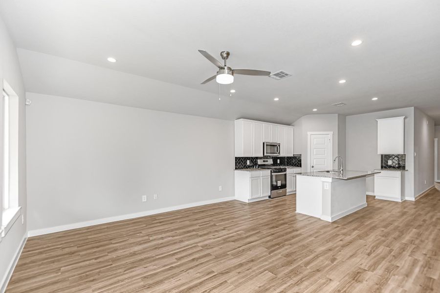 Spacious, unfurnished interior of a new home in , Sour Lake (Image 22). Spacious, unfurnished interior of a new home in , Sour Lake (Image 22).