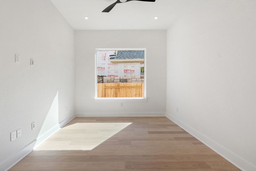 Spacious, unfurnished interior of a new home in Persimmon, Buda (Image 36). Spacious, unfurnished interior of a new home in Persimmon, Buda (Image 36).