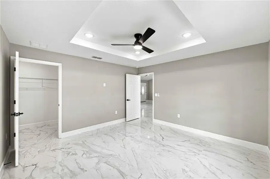 Spacious, unfurnished interior of a new home in , Ocala (Image 15).