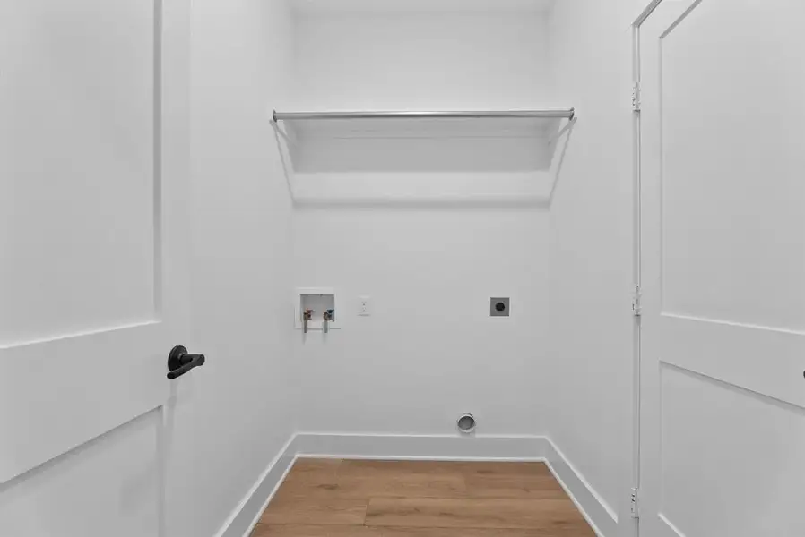 Spacious, unfurnished interior of a new home in , Tyler (Image 18).