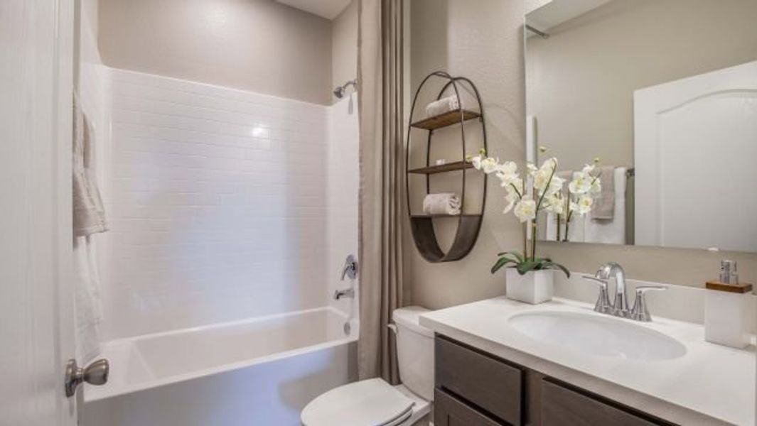 Furnished interior view inside a new home in The Reserve At Hammock Oaks, Lady Lake (Image 9).