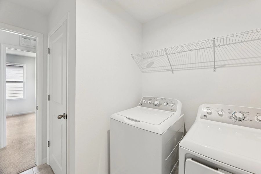 Representative interior finishes for a home built from the Lyon by Starlight Homes in Hawks Run, Kissimmee (Image 19). Representative interior finishes for a home built from the Lyon by Starlight Homes in Hawks Run, Kissimmee (Image 19).