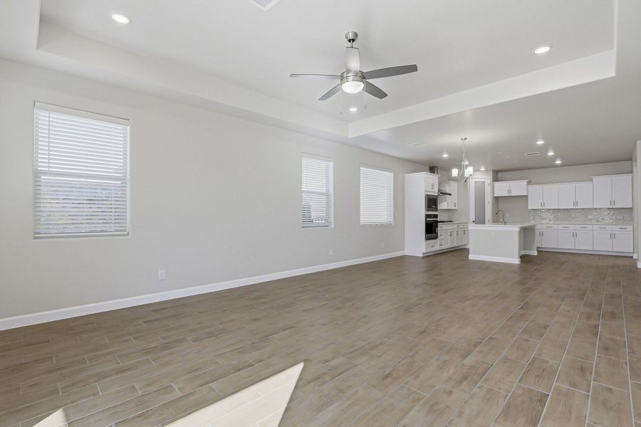 Spacious, unfurnished interior of a new home in Paseo Del Este, El Paso (Image 16).