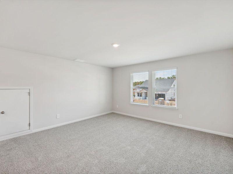 Spacious, unfurnished interior of a new home in Martin Springs - Estate Series, Lawrenceville (Image 36).