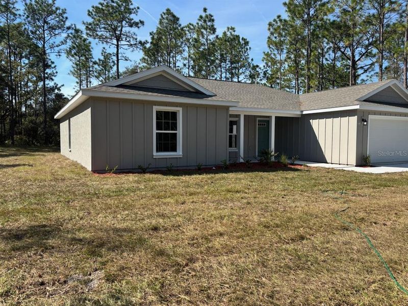 Exterior details and patio area of a home in , Citrus Springs (Image 27).
