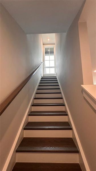 Spacious, unfurnished interior of a new home in , Atlanta (Image 11).