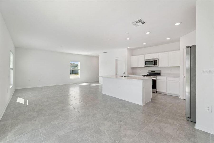 Spacious, unfurnished interior of a new home in Peace Creek Reserve: Legacy Collection, Winter Haven (Image 13). Spacious, unfurnished interior of a new home in Peace Creek Reserve: Legacy Collection, Winter Haven (Image 13).