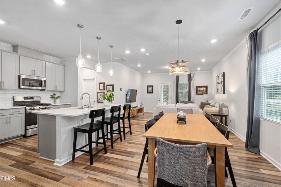 53-web-or-mls-4004-mount-moran-rd