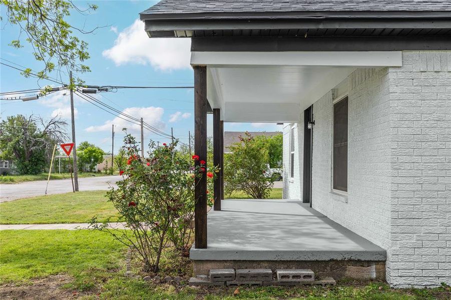 Exterior details and patio area of a home in , Coleman (Image 20).